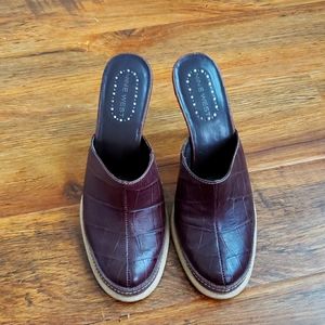 Beautiful Nine West genuine leather mule